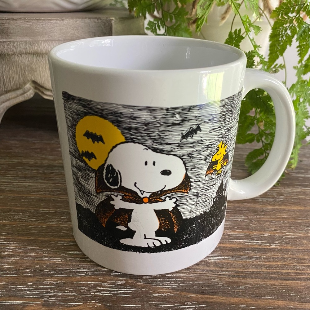 Peanuts Vampire Snoopy Woodstock Bats Large Halloween Collectors Coffee Mug